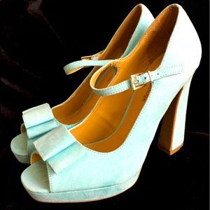 NWOT Light Blue Suede 5” Heels by DIVA Lounge.
